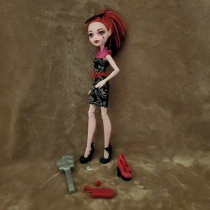 2015 Monster High Fangtastic Draculaura Doll